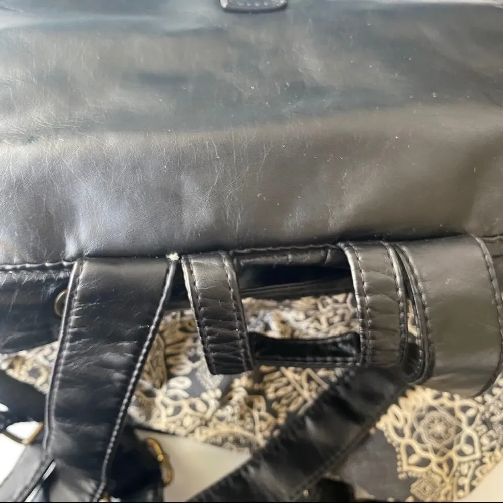 T-Shirt & Jeans Faux Leather/Creme Floral Backpack